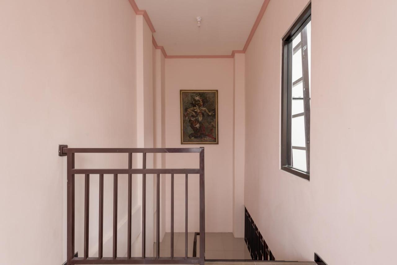 Koolkost Syariah Near Upn Veteran Hotel Medokanayu Exterior foto
