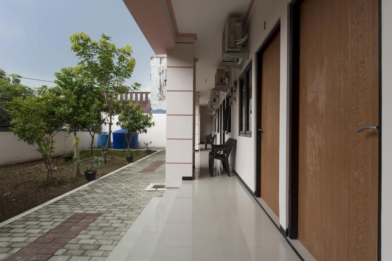 Koolkost Syariah Near Upn Veteran Hotel Medokanayu Exterior foto